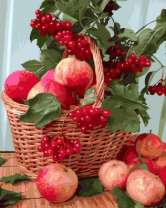 Без бренда «Плетёная корзина с калиной и яблоками» в Волжском